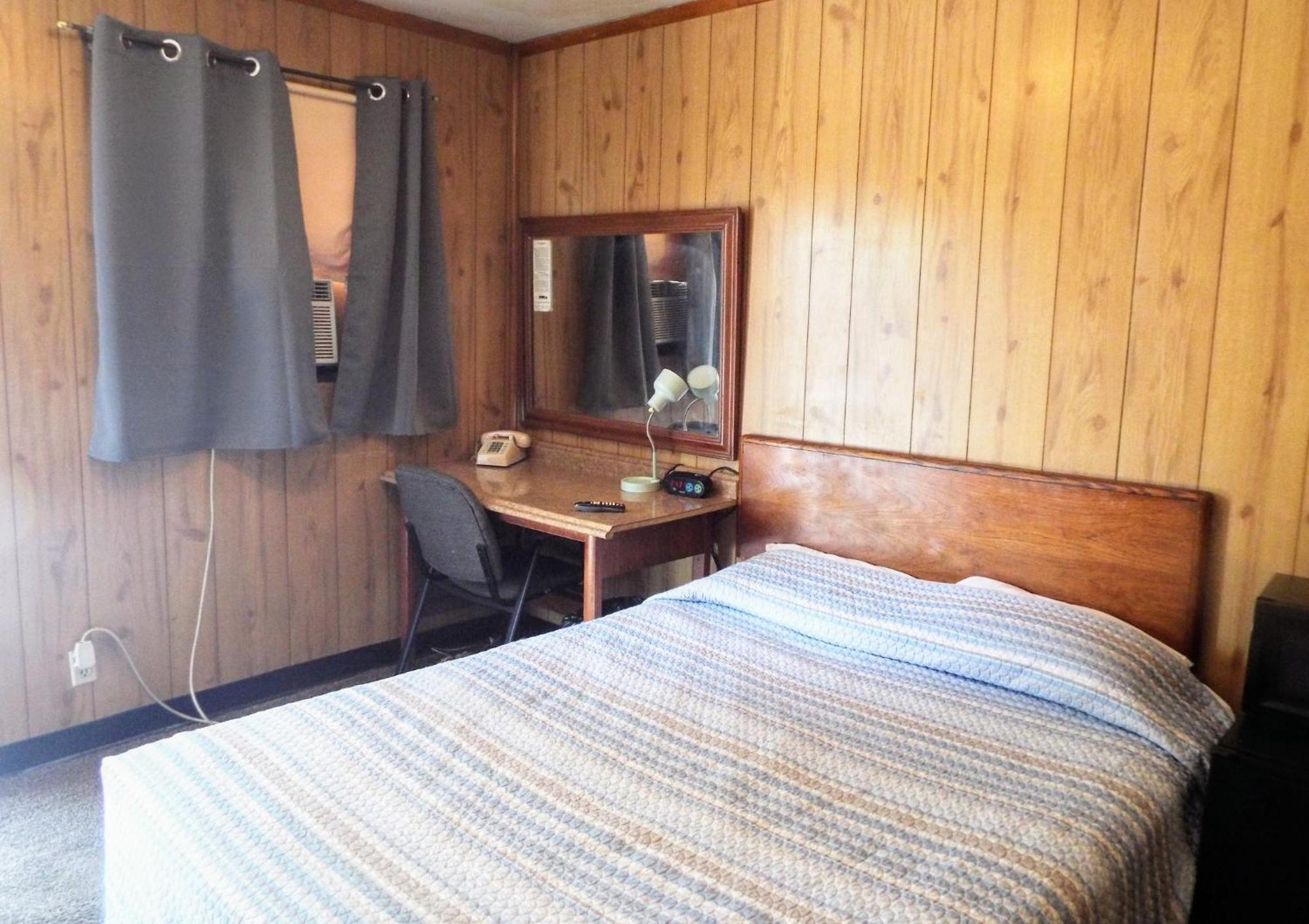 Davis Motel North Lima Exterior photo