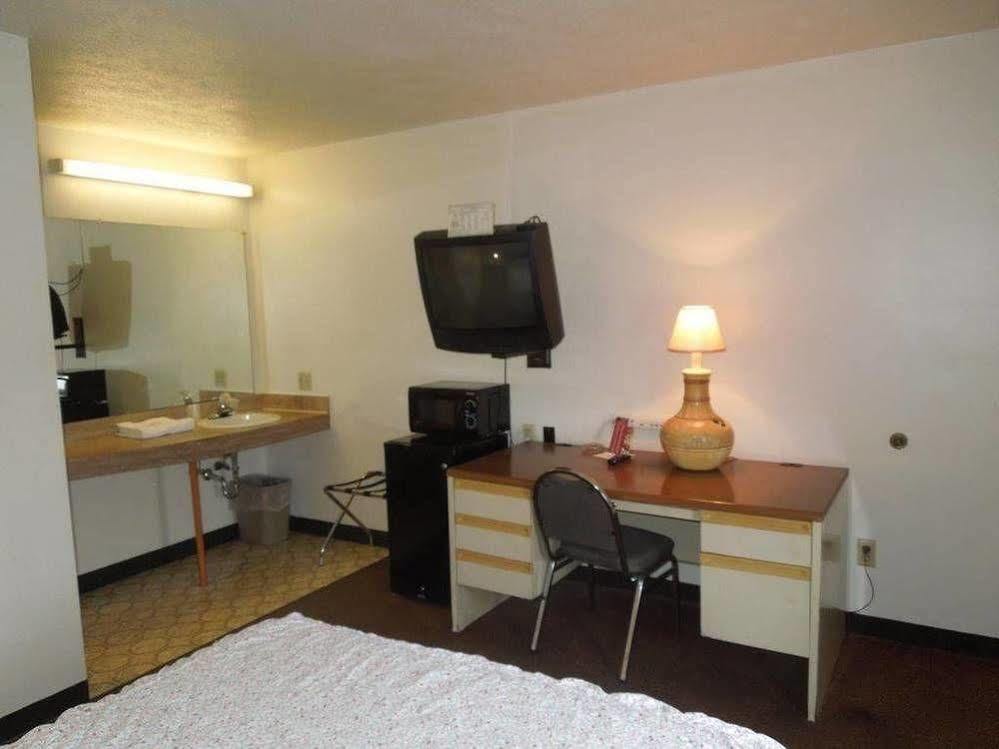 Davis Motel North Lima Exterior photo